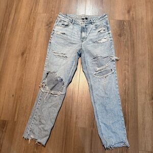 American Eagle Mom Jean Strigid Distressed Light Wash Women’s 12 High Rise